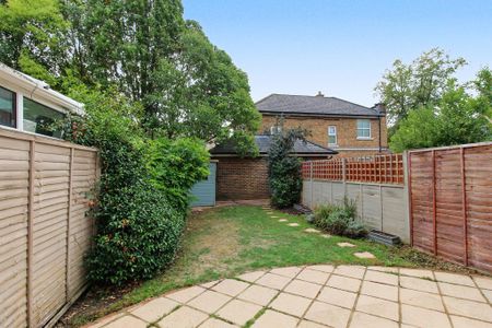 4 bedroom terraced house to rent - Photo 3
