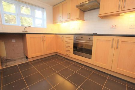 Evesham Road, Astwood Bank, Redditch, B96 6EA - Photo 4