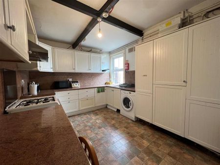 1 bedroom in a house share to rent - Photo 4