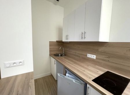 Location Appartement 1 pièce 27m² ANGERS 49100 - Photo 2