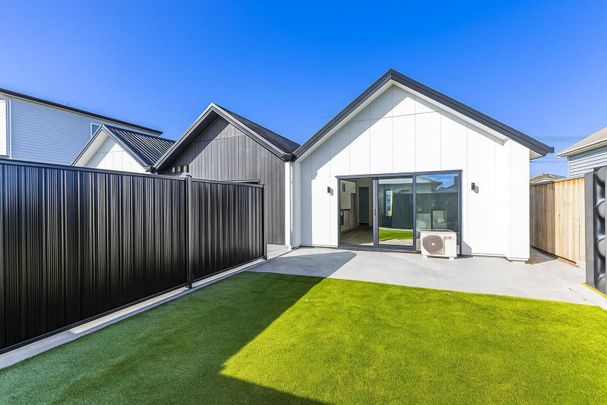 Stylish brand-new units in prime location - Photo 1