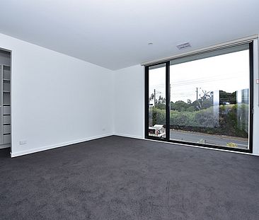 Brand New Luxury Townhouse - Photo 2