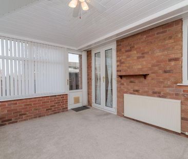 2 bedroom semi-detached bungalow to rent - Photo 3