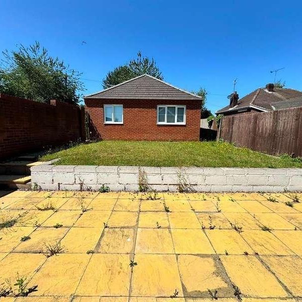 Deans Gate, Willenhall, WV13 - Photo 1