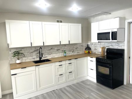 For Lease - 150 Tamblyn Road, Clarington, Ontario - Photo 4