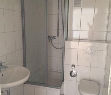 N-Katzwang: Gehobene 2-Zimmer-DG-Wohnung (u.a. mit Parkett, Granit,... - Photo 2