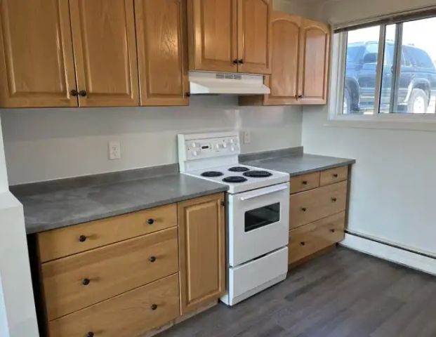 1 Bedroom in Quiet Building - Excellent Transit - Close to University and SAIT | 780 Northmount Drive Northwest, Calgary - Photo 1