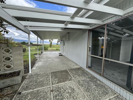 Fully Redeocated Beach House with rear views over ... - Photo 4