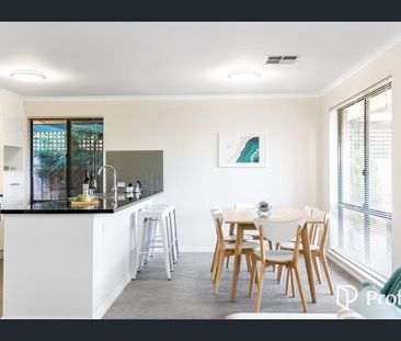 Cosy Three-Bedroom Home with Entertainer's Backyard - Hillbank - Photo 5