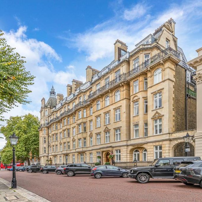 4 bedroom flat to rent - Photo 1