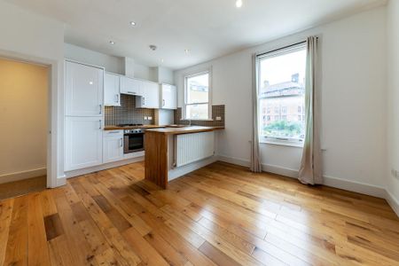 1 Bed Flat, Reighton Road, E5 - Photo 5