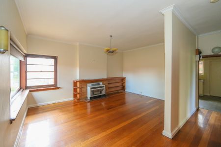 Spacious, Art Deco apartment immersed right in the heart of Camberwell - 6 month lease only on offer. - Photo 4