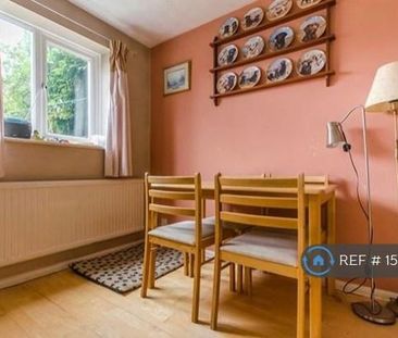 2 bedroom semi-detached house to rent - Photo 2