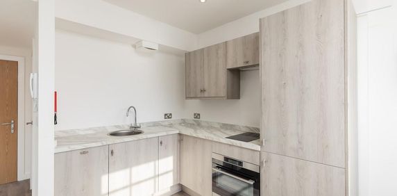 1 bedroom flat to rent - Photo 2