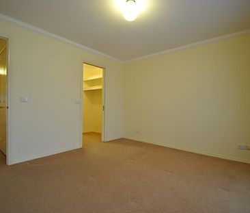 5 Albert Place, Dingley Village VIC 3172 - House For Rent | Domain - Photo 4