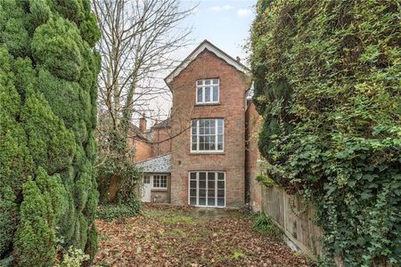 Elegant period townhouse in the heart of Winchester. - Photo 2