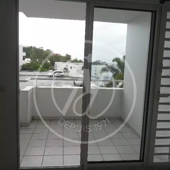 A LOUER 740 € Appartement 2 pièces 36 m² 97139 ABYMES - Photo 2