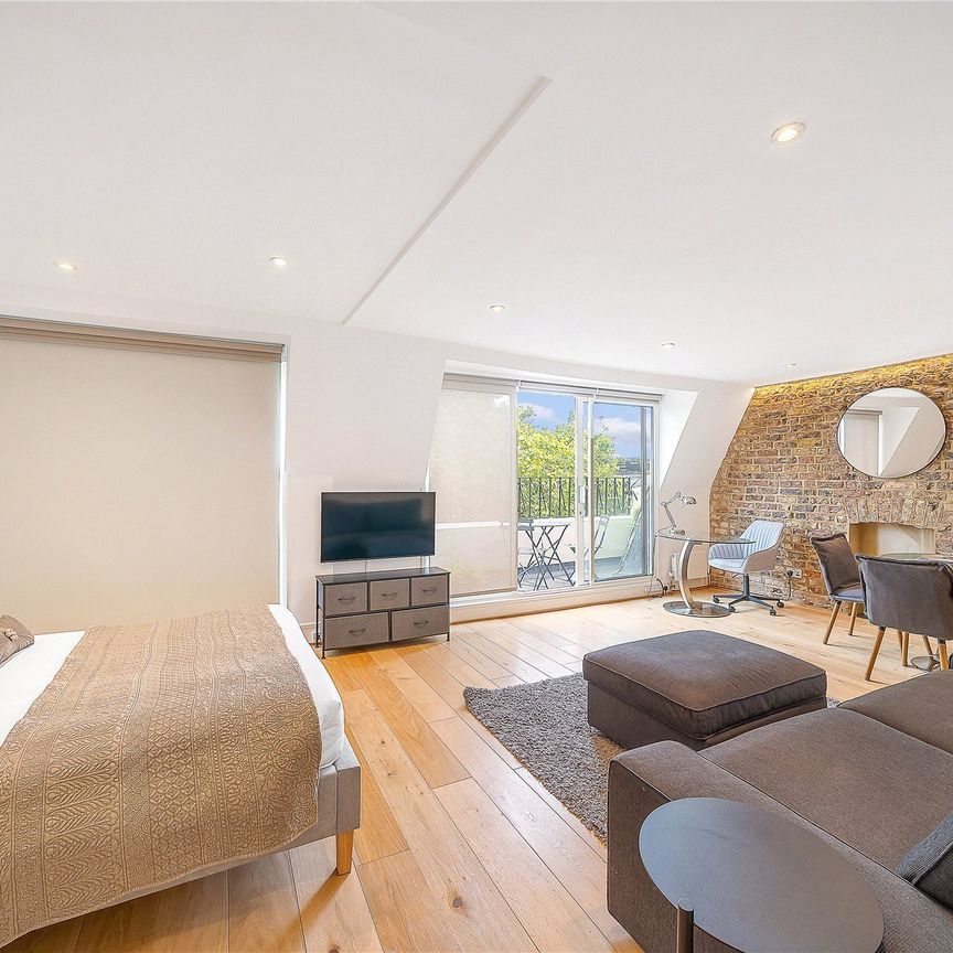 Cornwall Gardens, London, SW7 flat - penthouse to rent - Photo 1