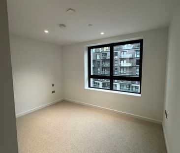 2 Bed Flat, Pilot Walk, SE10 - Photo 3