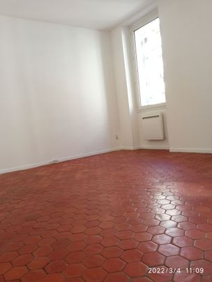 Appartement 2 pièces 38m2 MARSEILLE 8EME 650 euros - Photo 1