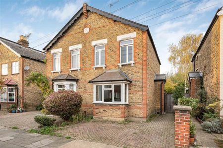 3 bedroom semi-detached house to rent - Photo 4