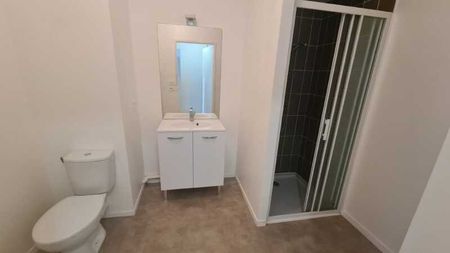 Location Appartement 2 pièces 41m² ST JEAN DE BRAYE 45800 - Photo 2