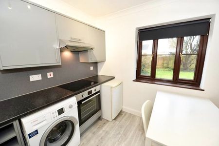 Studio Flat, Albemarle Court, SO17 - Photo 5