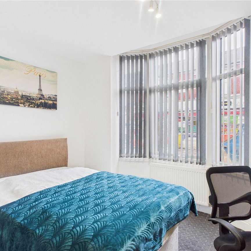 Room 1 - Photo 1