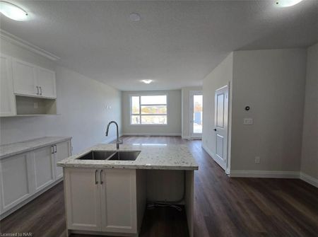 For Lease - 16 Warren Tr Trail, Welland, Ontario - Photo 2