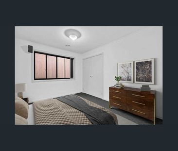 33 Solar Panels to Help Save on Electricity Bills | Theatre Room | ... - Photo 4