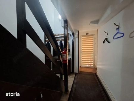 Ofer apartament cu 3 camere DE INCHIRIAT situate pe doua niveluri, mobilat si complet utilat - Photo 2