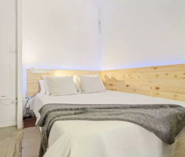 Room in a shared 5-bedroom apartment for rent in la Dreta de l'Eixample, Barcelona no couples - Photo 5