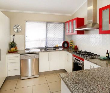 Executive-Style Entertainer with Pool and Media Room - Photo 6