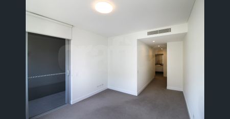Contemporary 2 Bedroom Apartment 5 Minutes Walking to Trams - Photo 4
