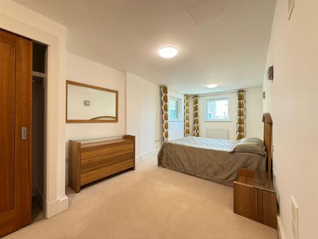 2 Bedroom Flat - Photo 4