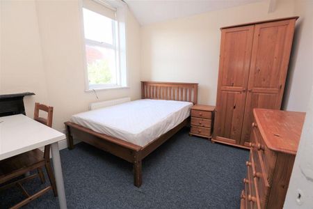 4 bedroom maisonette to rent - Photo 3