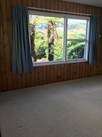 Family home in Stoke - Photo 2