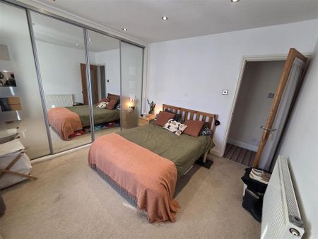 2 bedroom terraced house to rent - Photo 4