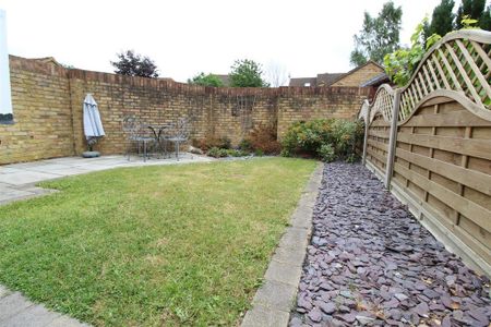 3 bedroom end of terrace house to rent - Photo 5
