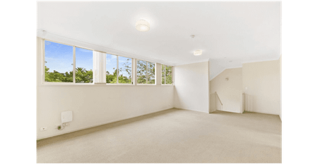 Fabulous Location, Light & Bright 3 Bedrooms - Photo 4