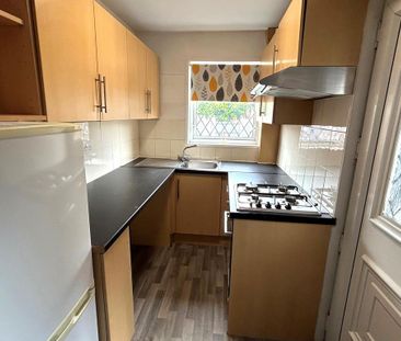 2 bedroom semi-detached house to rent - Photo 5