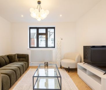 1 Bed Terraced House, Hythe Road, BN1 - Photo 4