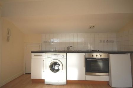 Studio to rent - Photo 3