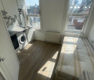 1 Bedroom Studio To Let - Photo 2