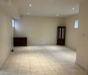 8 Estateview Circle #Basement - Photo 4