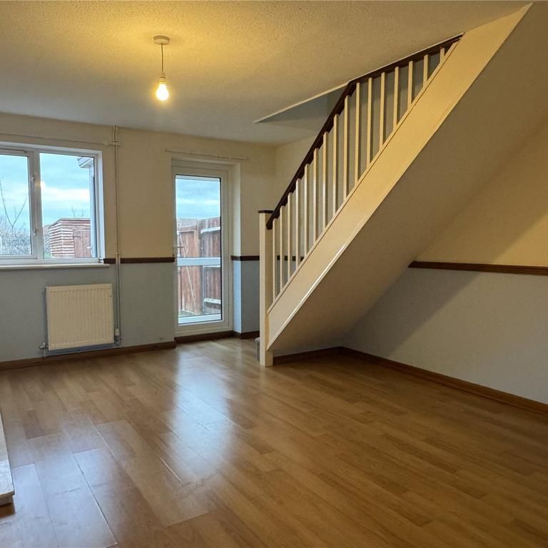 2 bedroom end of terrace house to rent - Photo 1