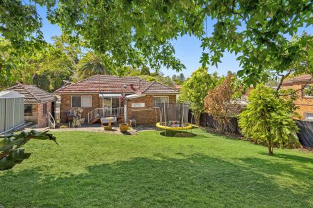 Charming Single Level Home in a Leafy Cul de Sac - Photo 4