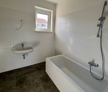 ERSTBEZUG - 4-Zimmer-Wohnung in ruhiger Lage mit Balkon und tollem ... - Photo 1