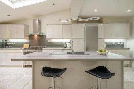 3 bedroom House To Let - Photo 4