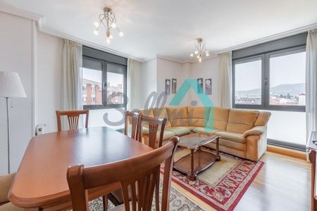 Alquiler de piso en Calle de San Lázaro - Photo 2